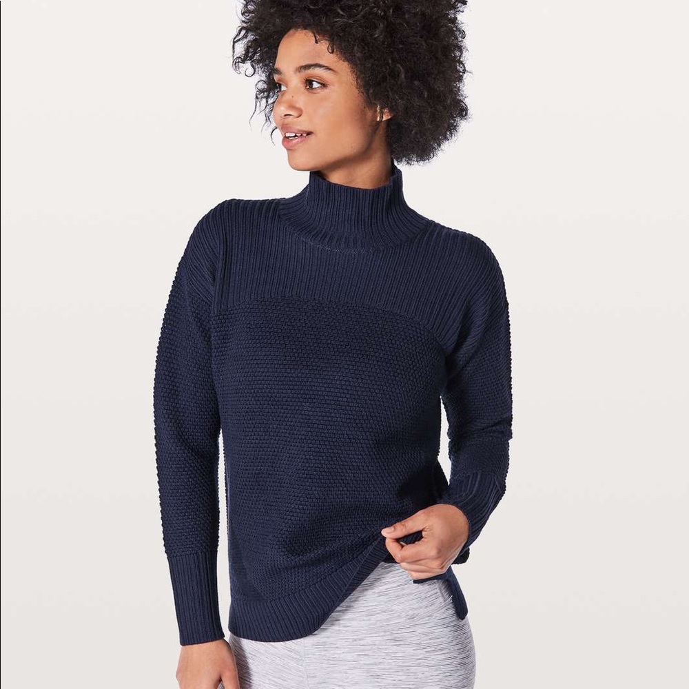✨Lululemon ✨Warm and Restore Sweater✨ in Midnight Navy